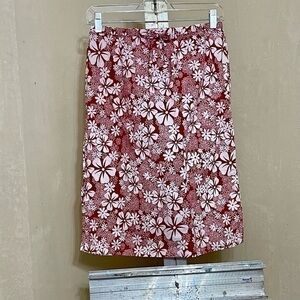 AT LAST & COMPANY RED/WHITE FLORAL PRINT SKIRT SZ SMALL